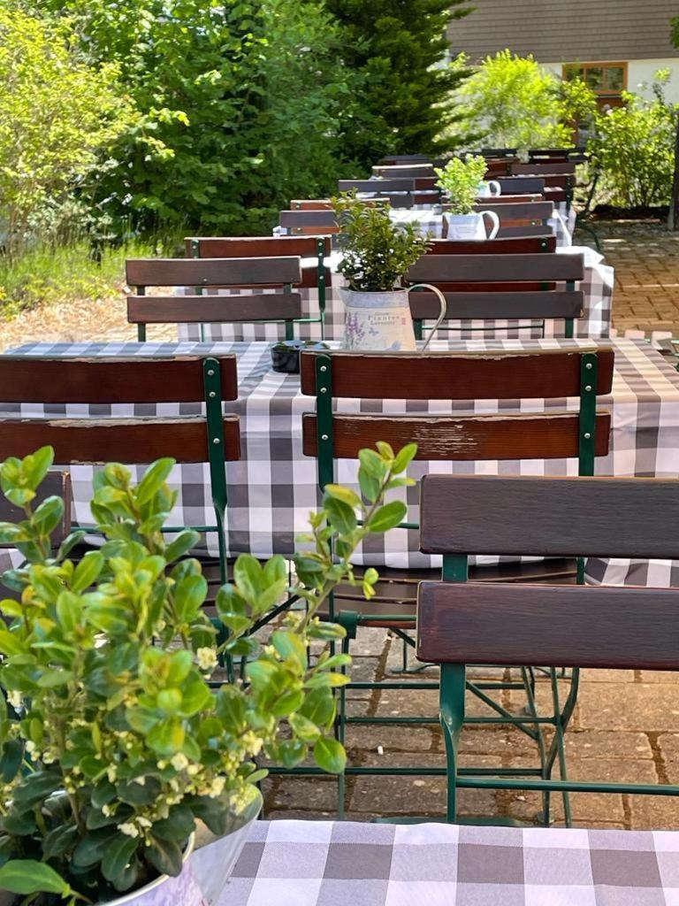 Hotel Restaurant Auerhahn Bad Wildbad Exterior photo
